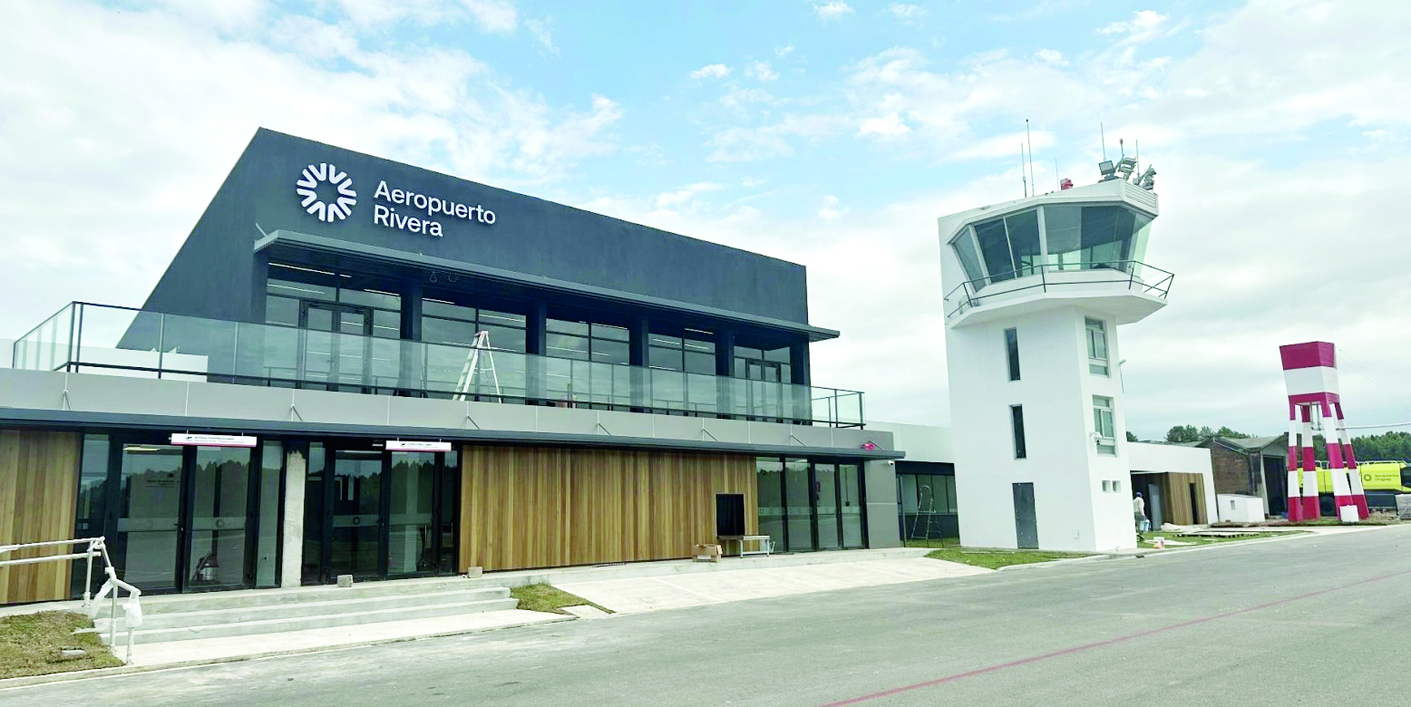 Reinauguração do aeroporto binacional de Rivera terá presença de  autoridades do Brasil e do Uruguai - Jornal A Plateia